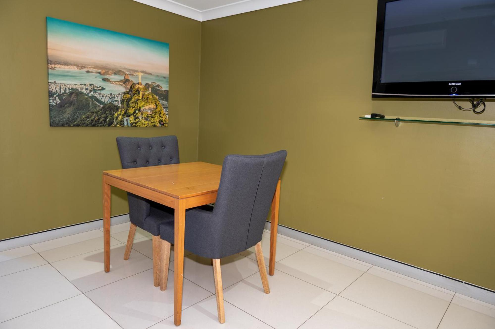 Tumut Valley Motel Pet Friendly Exterior foto