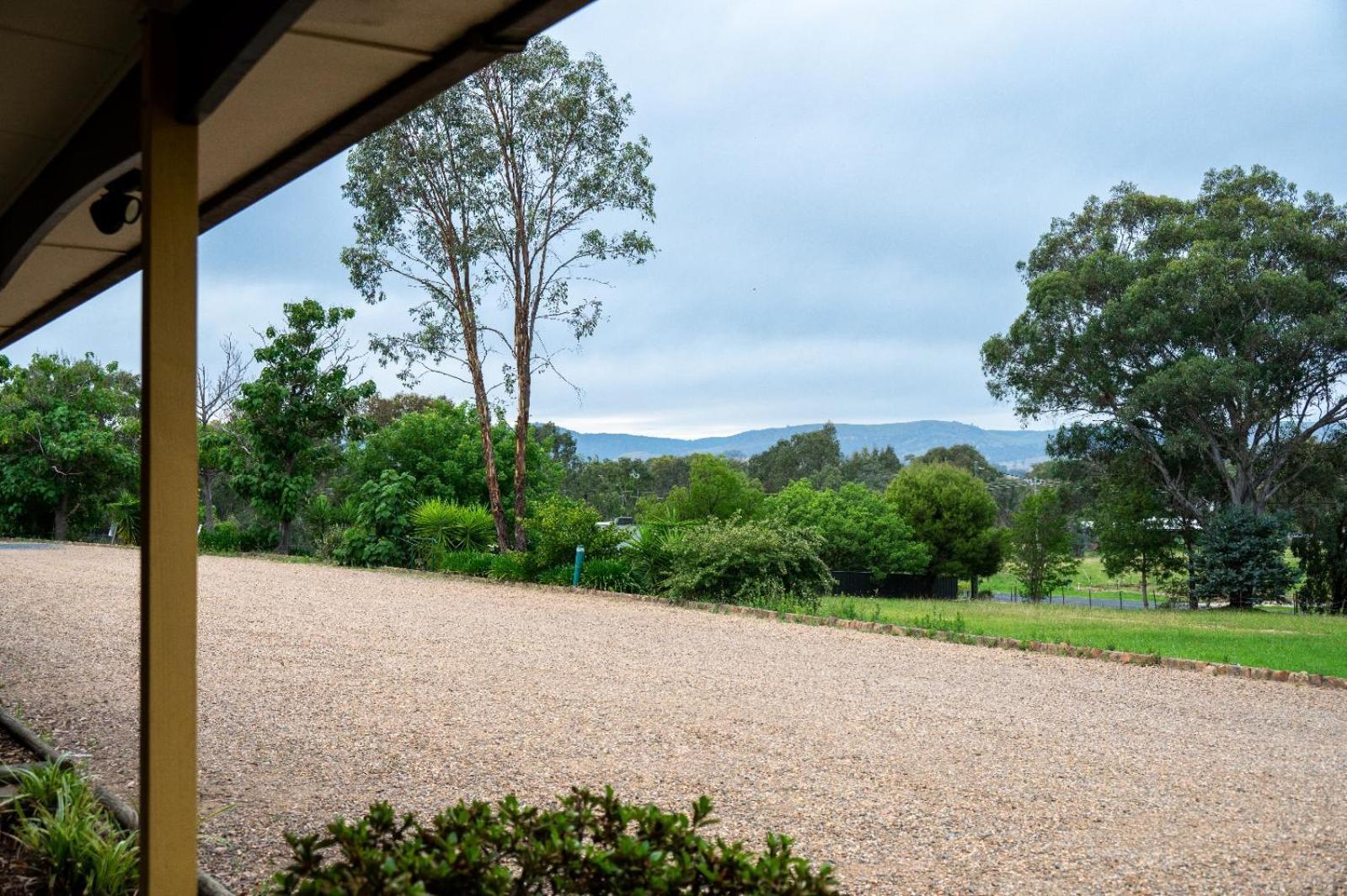 Tumut Valley Motel Pet Friendly Exterior foto