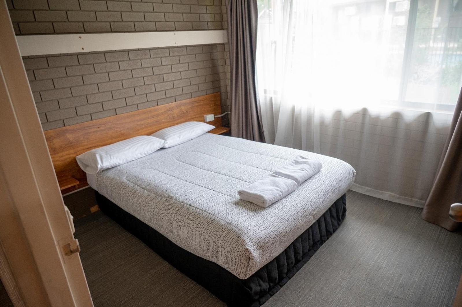 Tumut Valley Motel Pet Friendly Exterior foto