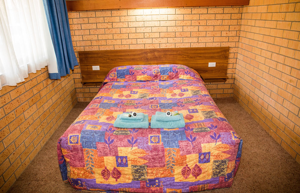 Tumut Valley Motel Pet Friendly Exterior foto